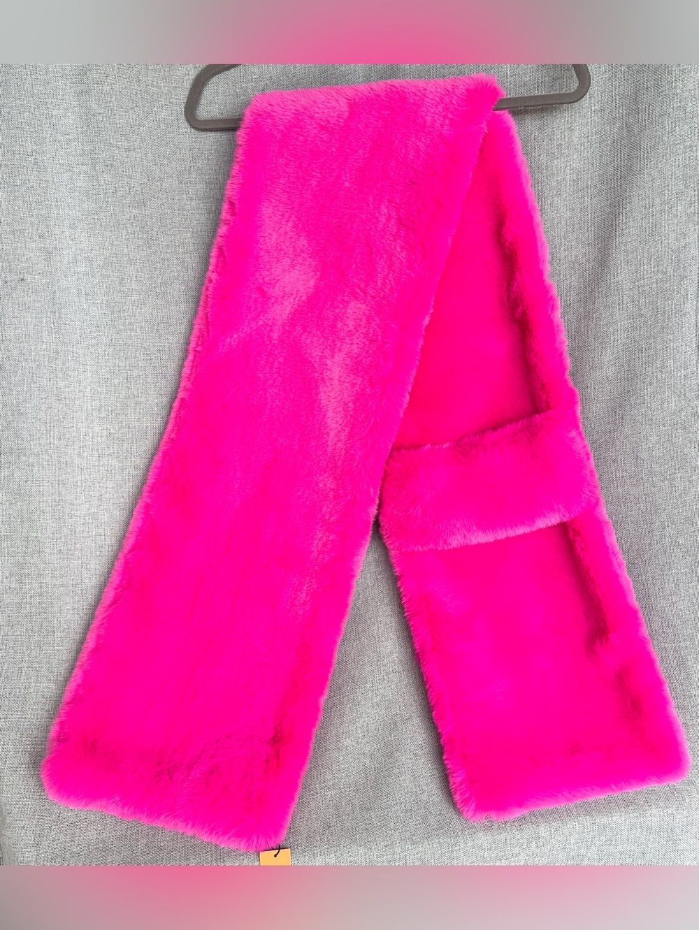 Kurt Geiger Poppy Pull Through faux fur scarf pink - Picture 8 of 12